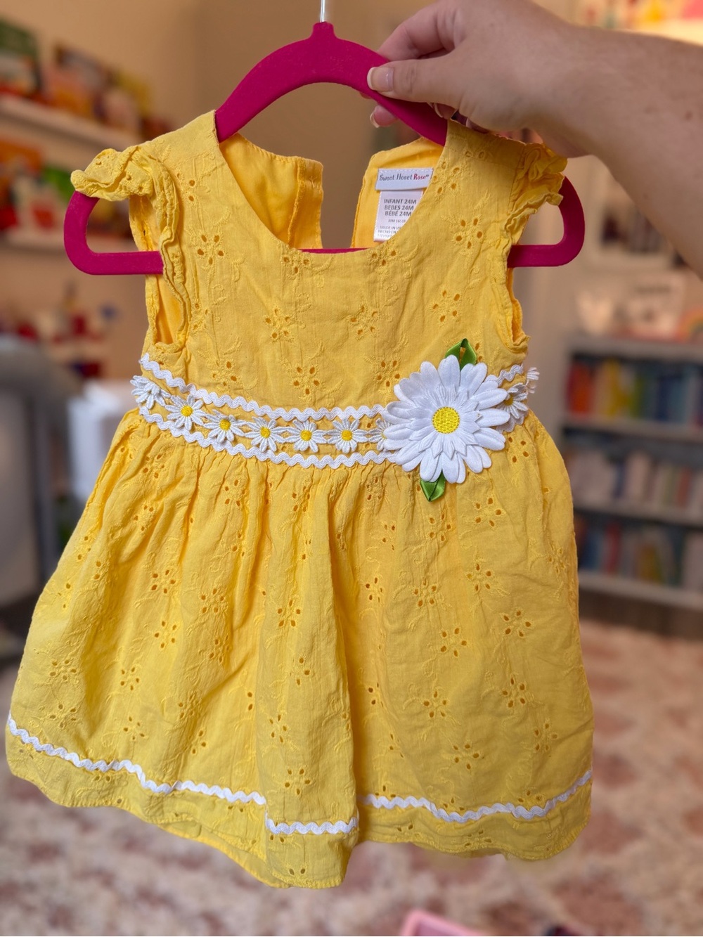 Sweet Heart Rose Yellow Daisy Trim Dress